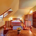 Cosmopolitan I. Banská Štiavnica