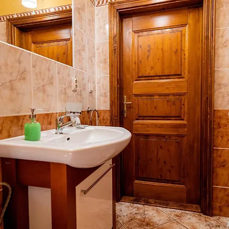 Cosmopolitan I. Banská Štiavnica