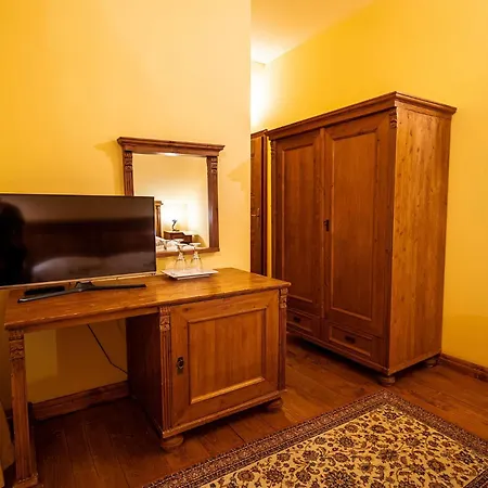 Cosmopolitan I. Pensión Banská Štiavnica