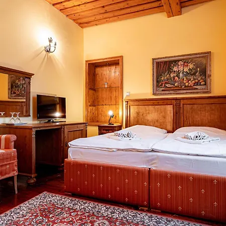 Cosmopolitan I. 3* Banská Štiavnica